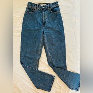 Abercrombie & Fitch Curve Love 90’s Straight Leg Jeans